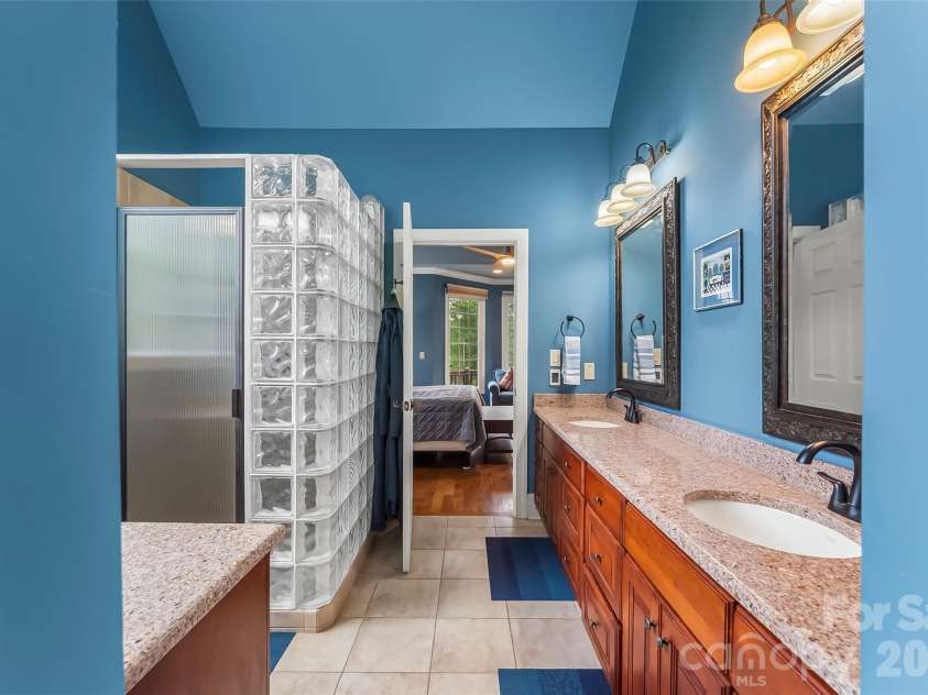293 Bear Cliff Drive, Nebo, NC 28761.  MLS# CAR4419000, YatesRealty ID 47508. 
