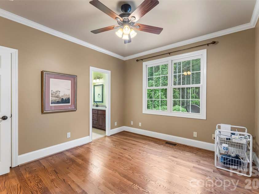 293 Bear Cliff Drive, Nebo, NC 28761.  MLS# CAR4419000, YatesRealty ID 47508. 