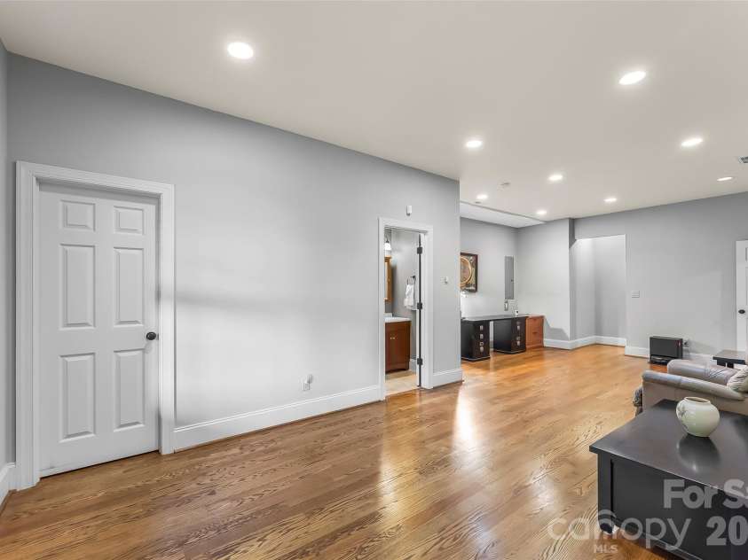 293 Bear Cliff Drive, Nebo, NC 28761.  MLS# CAR4419000, YatesRealty ID 47508. 
