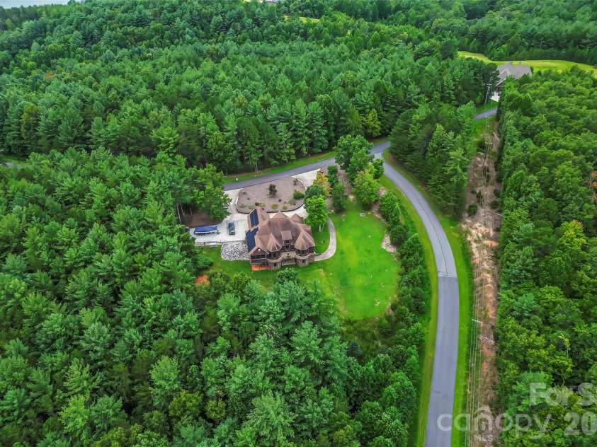 293 Bear Cliff Drive, Nebo, NC 28761.  MLS# CAR4419000, YatesRealty ID 47508. 