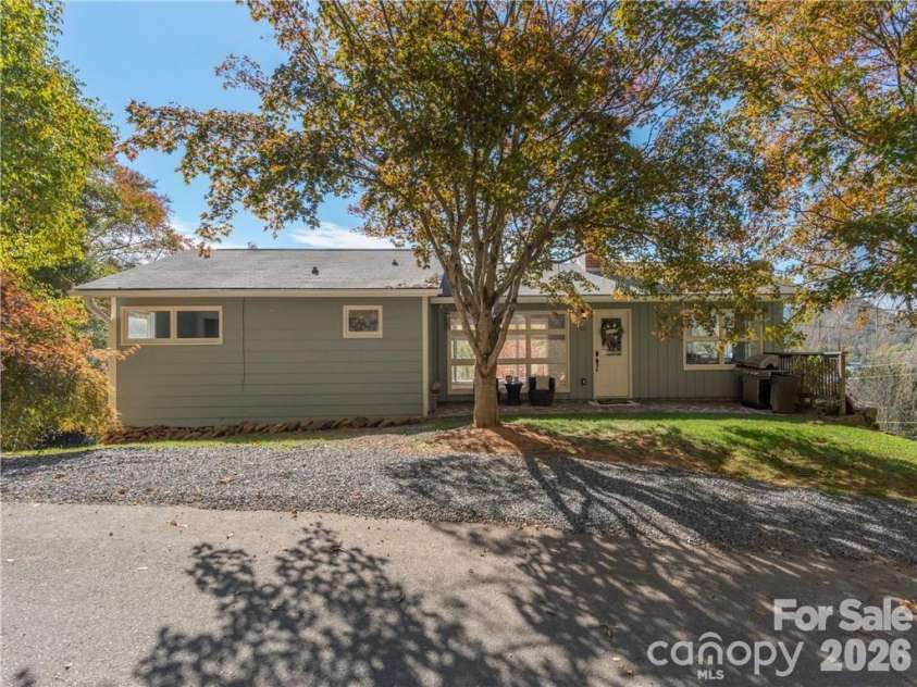 26 Grimball Drive, Waynesville, NC 28786.  MLS# CAR4417619, YatesRealty ID 47510. 