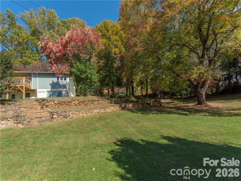 26 Grimball Drive, Waynesville, NC 28786.  MLS# CAR4417619, YatesRealty ID 47510. 