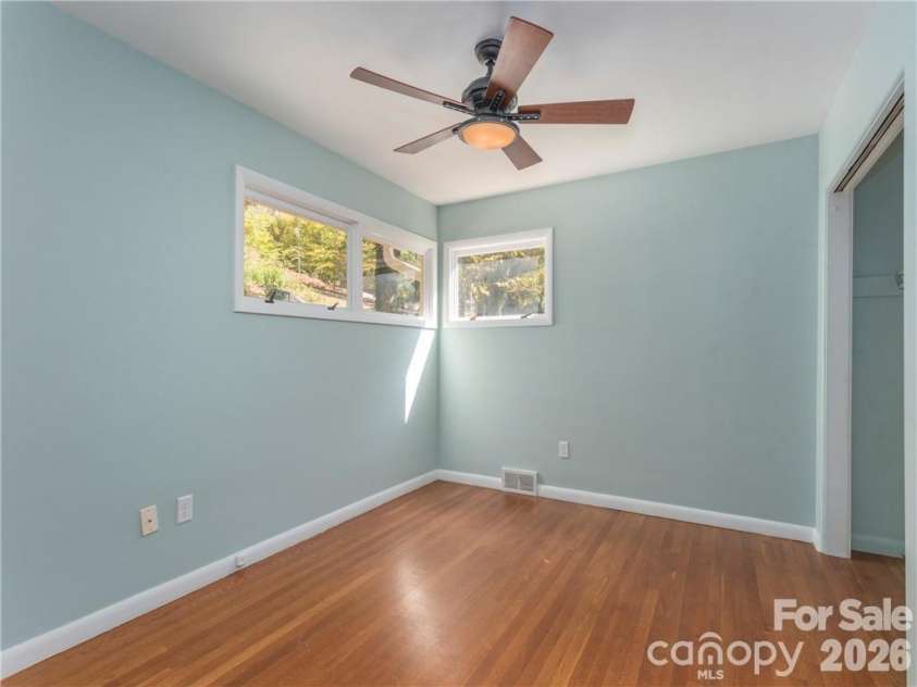 26 Grimball Drive, Waynesville, NC 28786.  MLS# CAR4417619, YatesRealty ID 47510. 