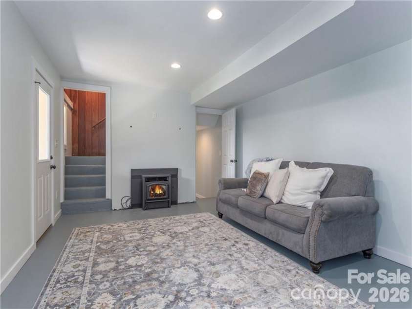 26 Grimball Drive, Waynesville, NC 28786.  MLS# CAR4417619, YatesRealty ID 47510. 