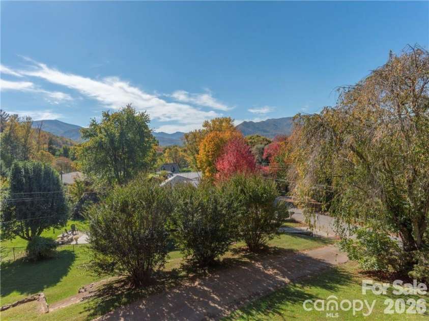 26 Grimball Drive, Waynesville, NC 28786.  MLS# CAR4417619, YatesRealty ID 47510. 