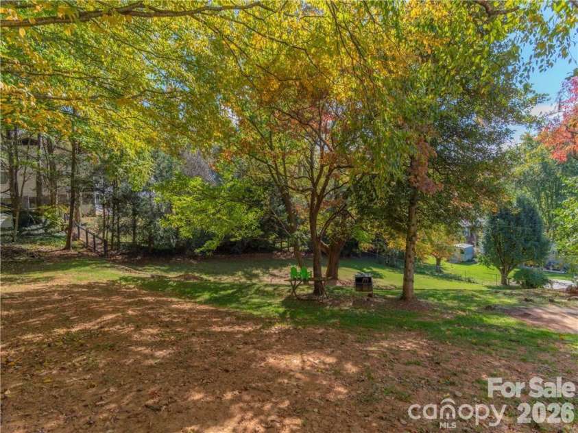 26 Grimball Drive, Waynesville, NC 28786.  MLS# CAR4417619, YatesRealty ID 47510. 