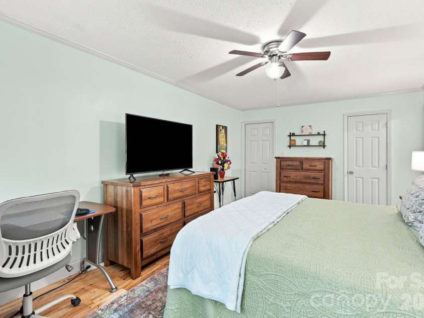 71 Shepard Square, Brevard, NC 28712.  MLS# CAR4418283, YatesRealty ID 47511. 
