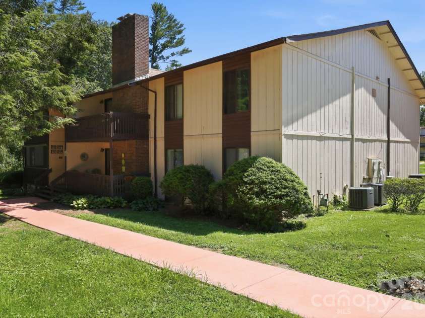 71 Shepard Square, Brevard, NC 28712.  MLS# CAR4418283, YatesRealty ID 47511. 