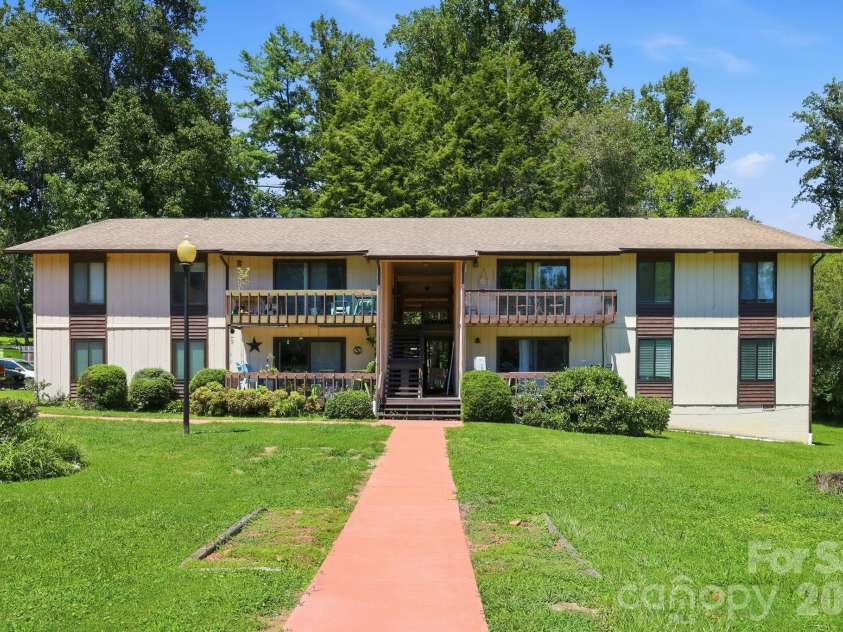 71 Shepard Square, Brevard, NC 28712.  MLS# CAR4418283, YatesRealty ID 47511. 