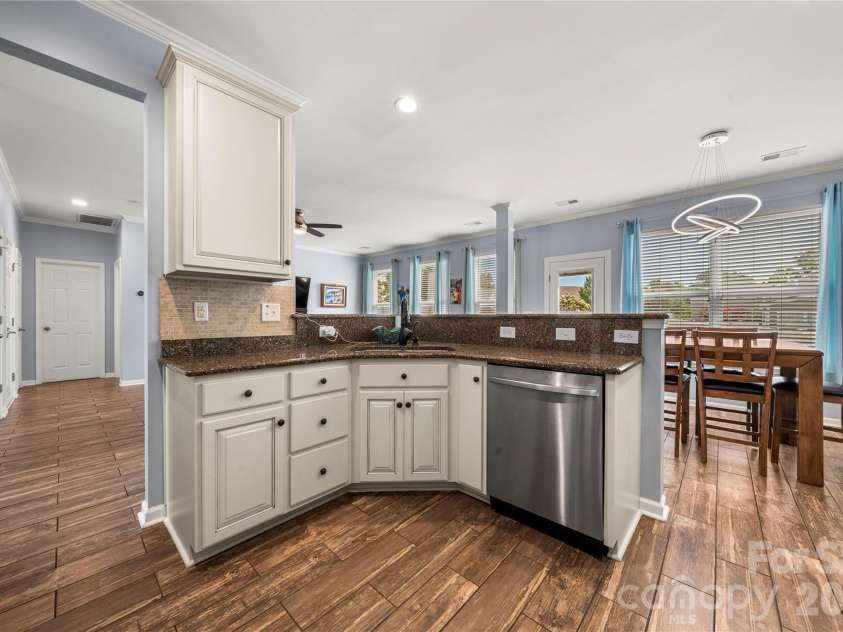 3304 Brackhill Street, Davidson, NC 28036.  MLS# CAR4417056, YatesRealty ID 47512. 