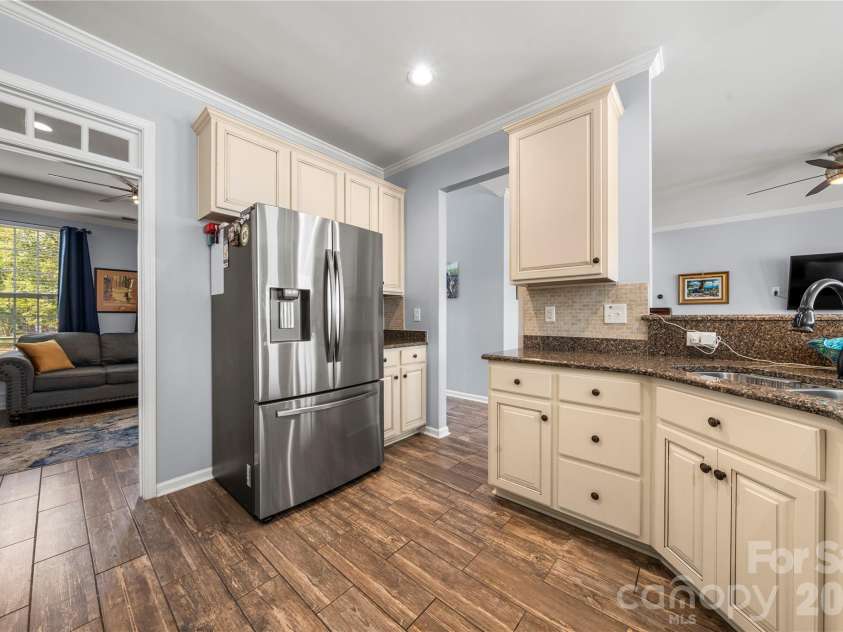 3304 Brackhill Street, Davidson, NC 28036.  MLS# CAR4417056, YatesRealty ID 47512. 