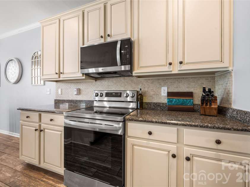 3304 Brackhill Street, Davidson, NC 28036.  MLS# CAR4417056, YatesRealty ID 47512. 