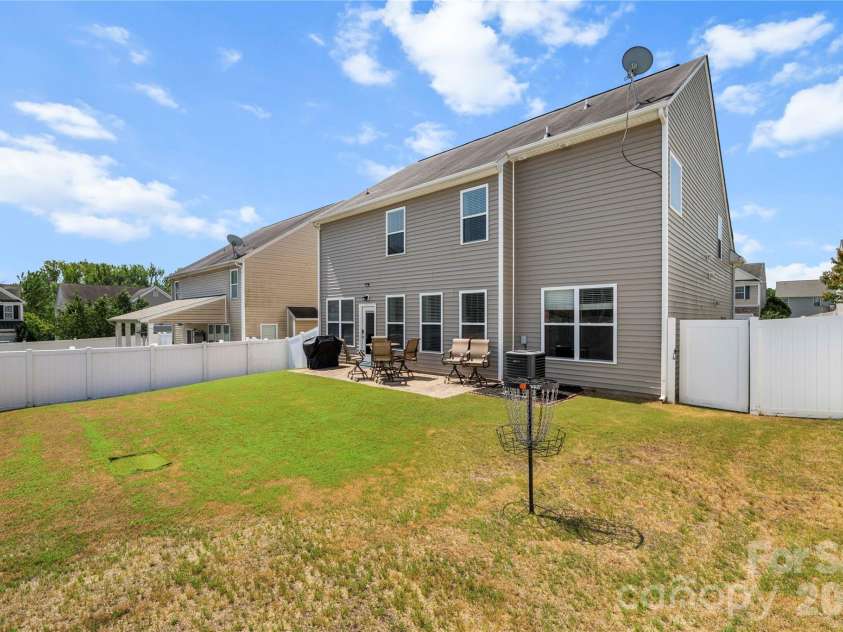 3304 Brackhill Street, Davidson, NC 28036.  MLS# CAR4417056, YatesRealty ID 47512. 