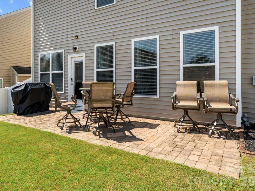 3304 Brackhill Street, Davidson, NC 28036.  MLS# CAR4417056, YatesRealty ID 47512. 