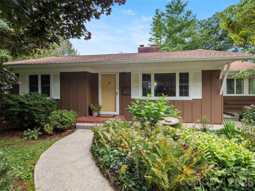 209 White Pine Drive, Asheville, NC 28805.  MLS# CAR4418056, YatesRealty ID 47514. 