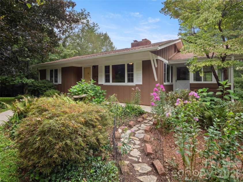 209 White Pine Drive, Asheville, NC 28805.  MLS# CAR4418056, YatesRealty ID 47514. 