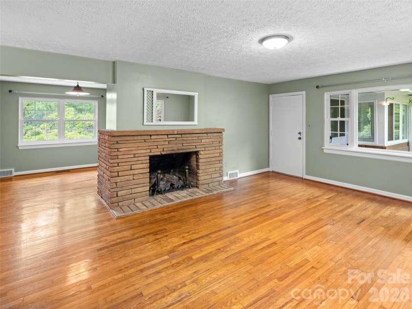 209 White Pine Drive, Asheville, NC 28805.  MLS# CAR4418056, YatesRealty ID 47514. 
