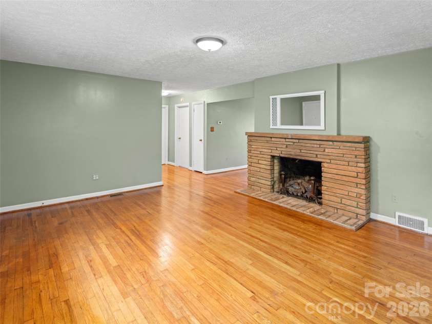 209 White Pine Drive, Asheville, NC 28805.  MLS# CAR4418056, YatesRealty ID 47514. 