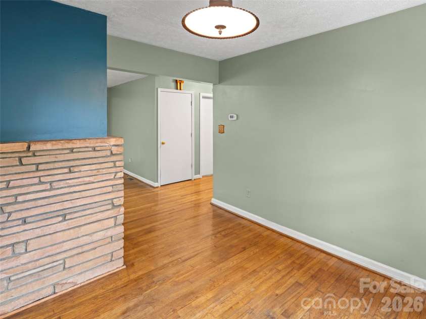 209 White Pine Drive, Asheville, NC 28805.  MLS# CAR4418056, YatesRealty ID 47514. 