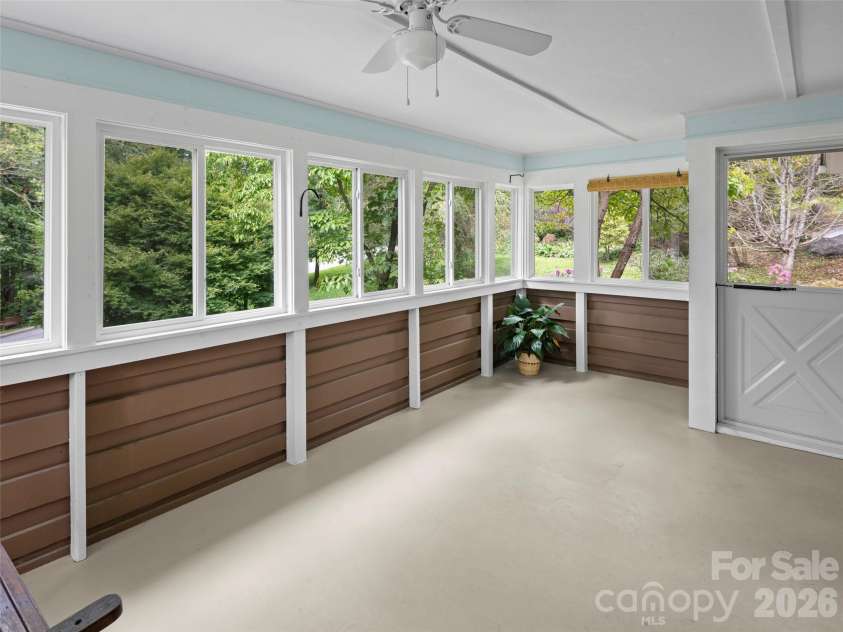 209 White Pine Drive, Asheville, NC 28805.  MLS# CAR4418056, YatesRealty ID 47514. 