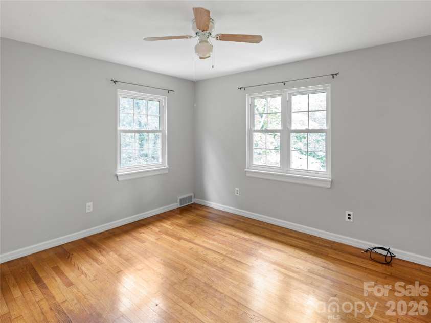 209 White Pine Drive, Asheville, NC 28805.  MLS# CAR4418056, YatesRealty ID 47514. 