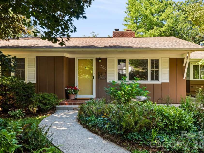 209 White Pine Drive, Asheville, NC 28805.  MLS# CAR4418056, YatesRealty ID 47514. 