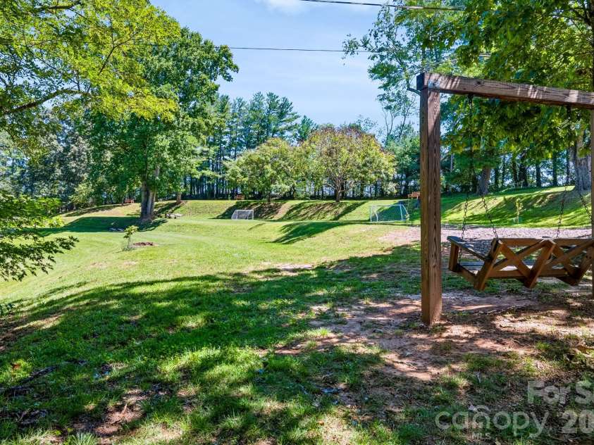 209 White Pine Drive, Asheville, NC 28805.  MLS# CAR4418056, YatesRealty ID 47514. 