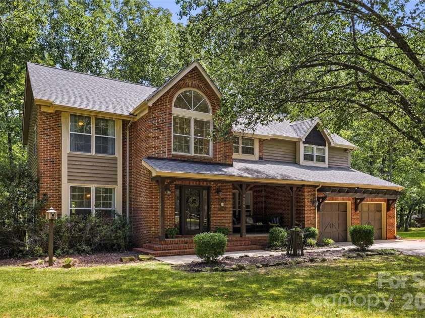 2505 Mountain Folk Lane, Waxhaw, NC 28173.  MLS# CAR4414294, YatesRealty ID 47516. 