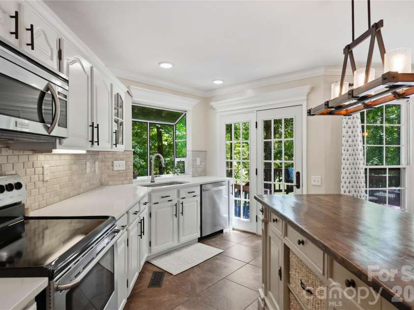 2505 Mountain Folk Lane, Waxhaw, NC 28173.  MLS# CAR4414294, YatesRealty ID 47516. 
