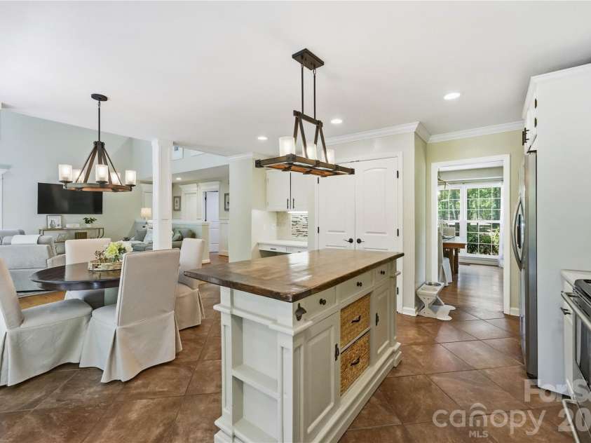 2505 Mountain Folk Lane, Waxhaw, NC 28173.  MLS# CAR4414294, YatesRealty ID 47516. 
