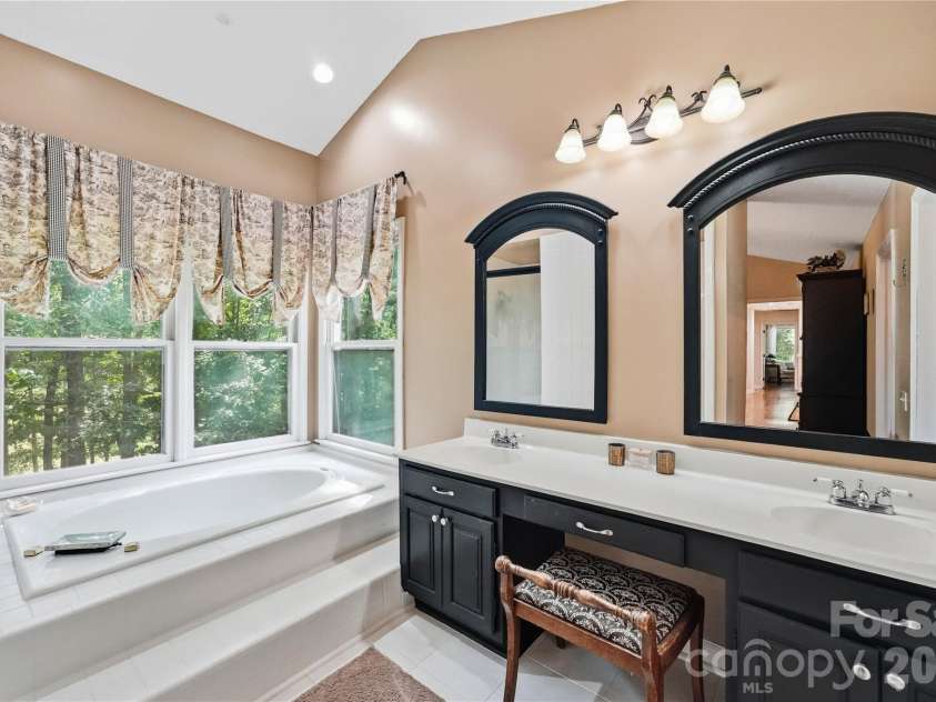 2505 Mountain Folk Lane, Waxhaw, NC 28173.  MLS# CAR4414294, YatesRealty ID 47516. 