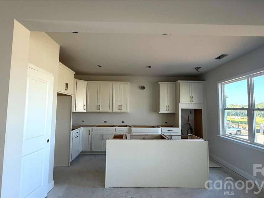 103 Cartington Way, Mooresville, NC 28115.  MLS# CAR4418659, YatesRealty ID 47517. Kitchen