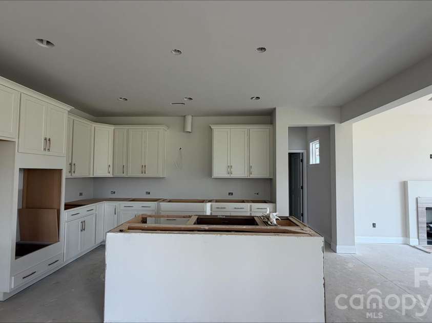 133 Howe Road, Mooresville, NC 28115.  MLS# CAR4418783, YatesRealty ID 47518. Kitchen