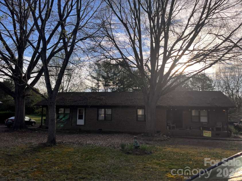 300 Taylor Road, Stanley, NC 28164.  MLS# CAR4359495, YatesRealty ID 4752. 