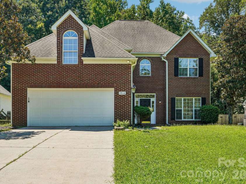 1916 Wilrose Place, Matthews, NC 28105.  MLS# CAR4417599, YatesRealty ID 47523. 