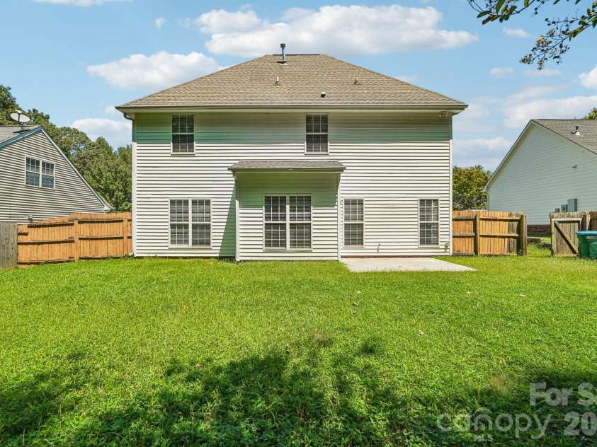 1916 Wilrose Place, Matthews, NC 28105.  MLS# CAR4417599, YatesRealty ID 47523. 