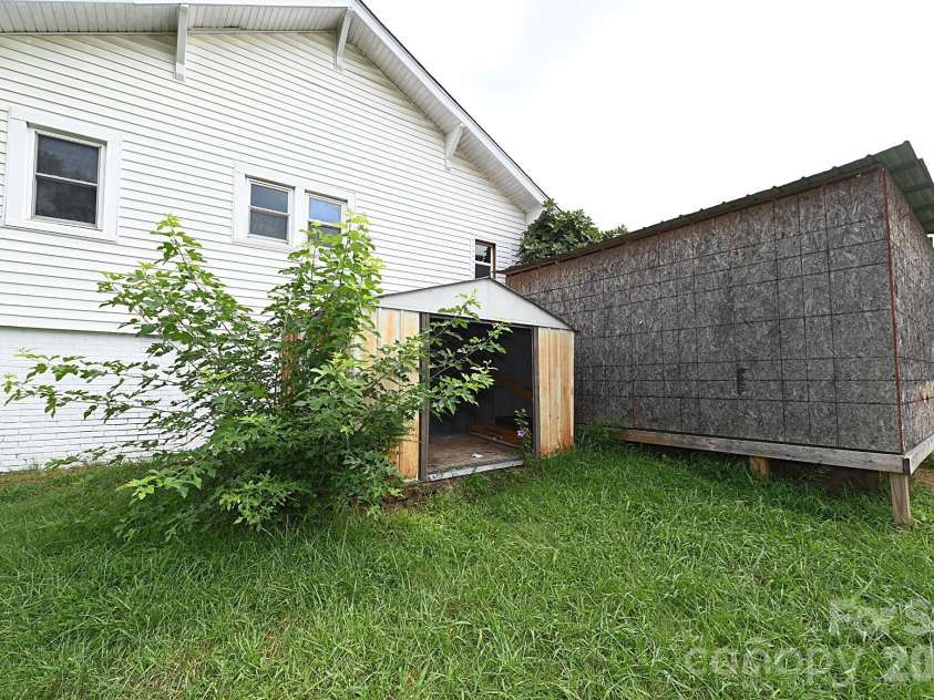 1632 C Avenue, Hickory, NC 28602.  MLS# CAR4413915, YatesRealty ID 47526. 