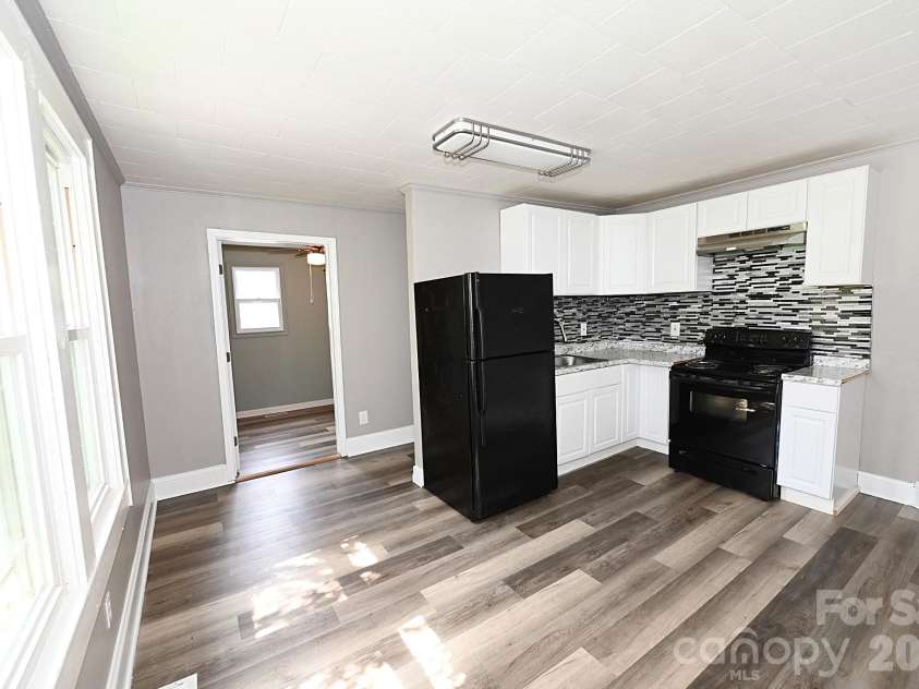 1632 C Avenue, Hickory, NC 28602.  MLS# CAR4413915, YatesRealty ID 47526. Kitchen