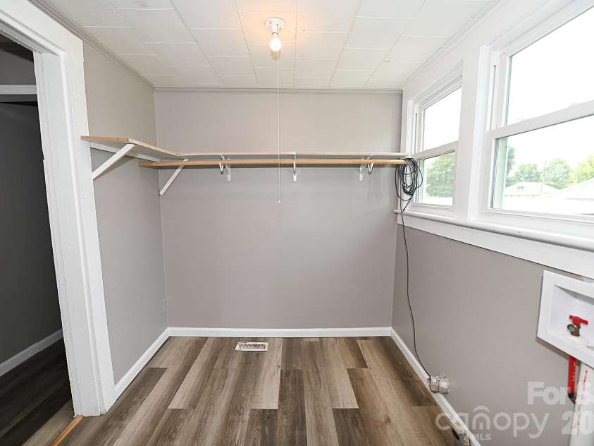 1632 C Avenue, Hickory, NC 28602.  MLS# CAR4413915, YatesRealty ID 47526. Laundry Room