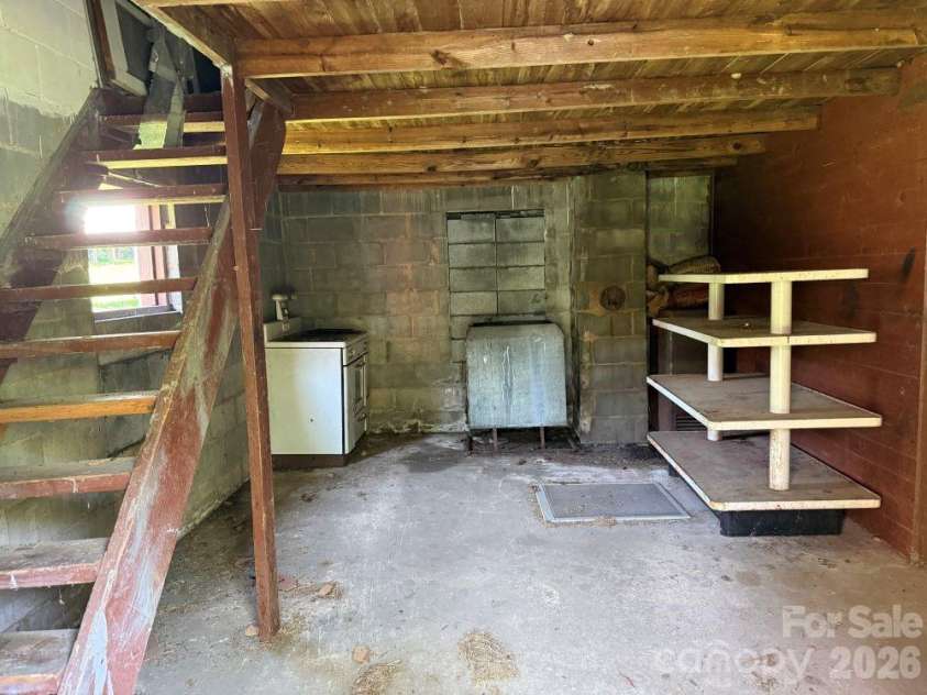 1710 STOKES FERRY Road, Salisbury, NC 28144.  MLS# CAR4418691, YatesRealty ID 47527. GARAGE 2