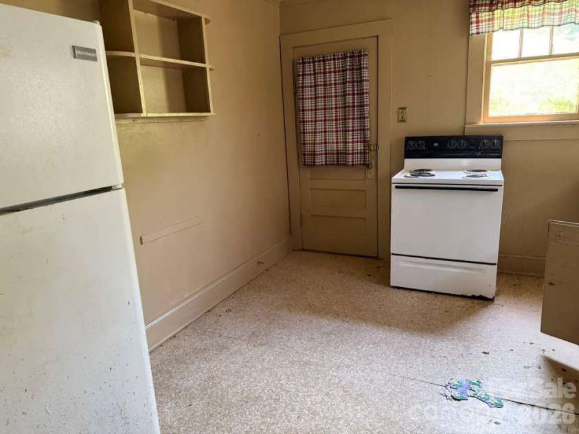1710 STOKES FERRY Road, Salisbury, NC 28144.  MLS# CAR4418691, YatesRealty ID 47527. KITCHEN 1