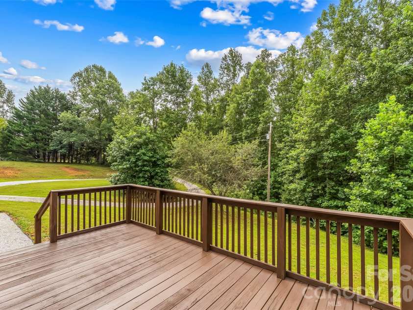 390 Stacy Hollow Drive, Marion, NC 28752.  MLS# CAR4419206, YatesRealty ID 47528. 