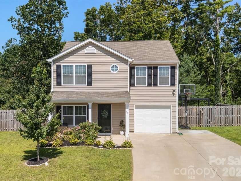 333 Oak Branch Road, Arden, NC 28704.  MLS# CAR4419270, YatesRealty ID 47529. 