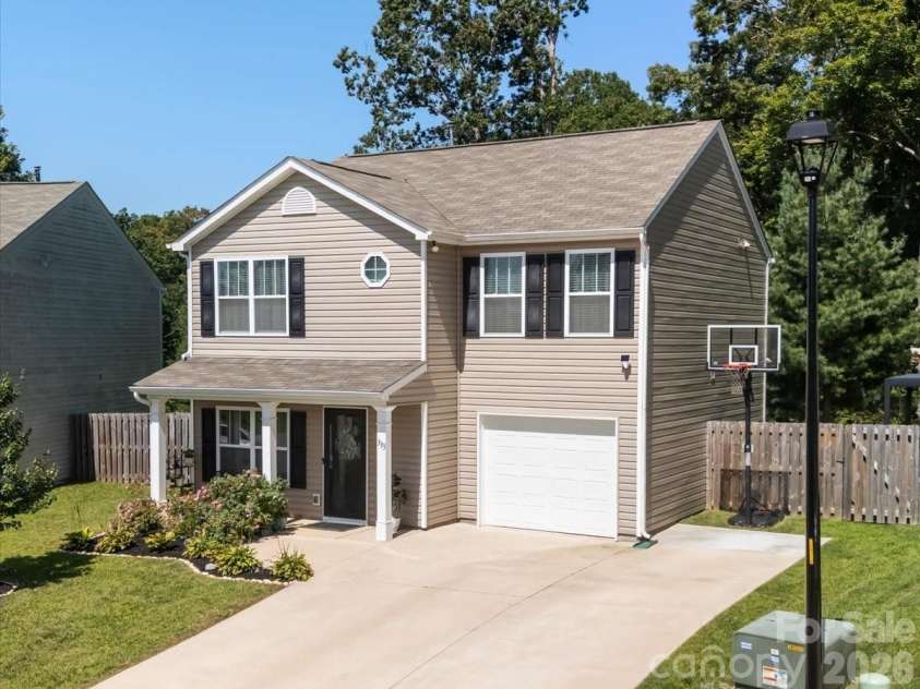 333 Oak Branch Road, Arden, NC 28704.  MLS# CAR4419270, YatesRealty ID 47529. 