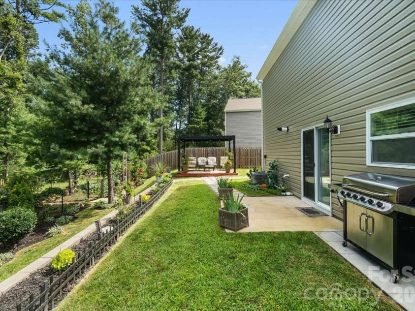 333 Oak Branch Road, Arden, NC 28704.  MLS# CAR4419270, YatesRealty ID 47529. 