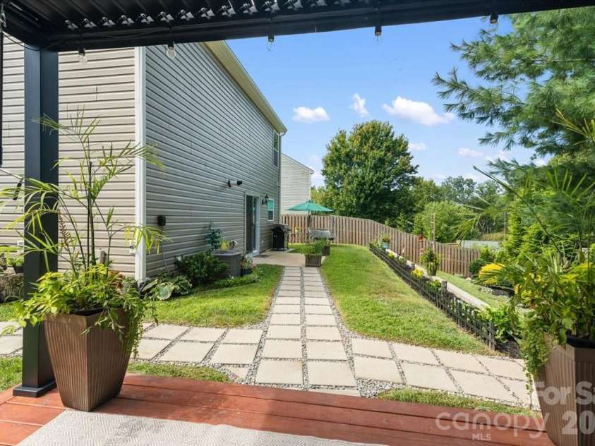 333 Oak Branch Road, Arden, NC 28704.  MLS# CAR4419270, YatesRealty ID 47529. 