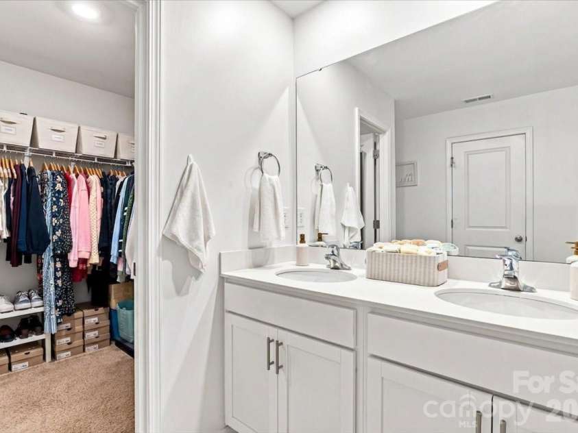 333 Oak Branch Road, Arden, NC 28704.  MLS# CAR4419270, YatesRealty ID 47529. 