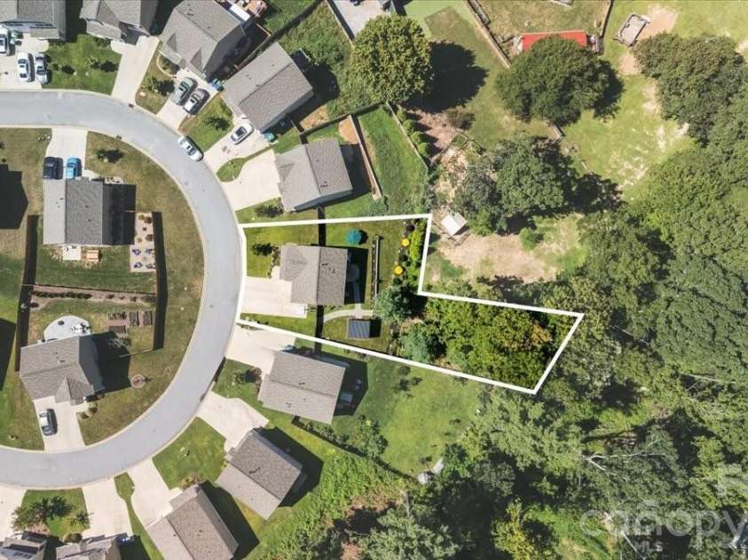 333 Oak Branch Road, Arden, NC 28704.  MLS# CAR4419270, YatesRealty ID 47529. 