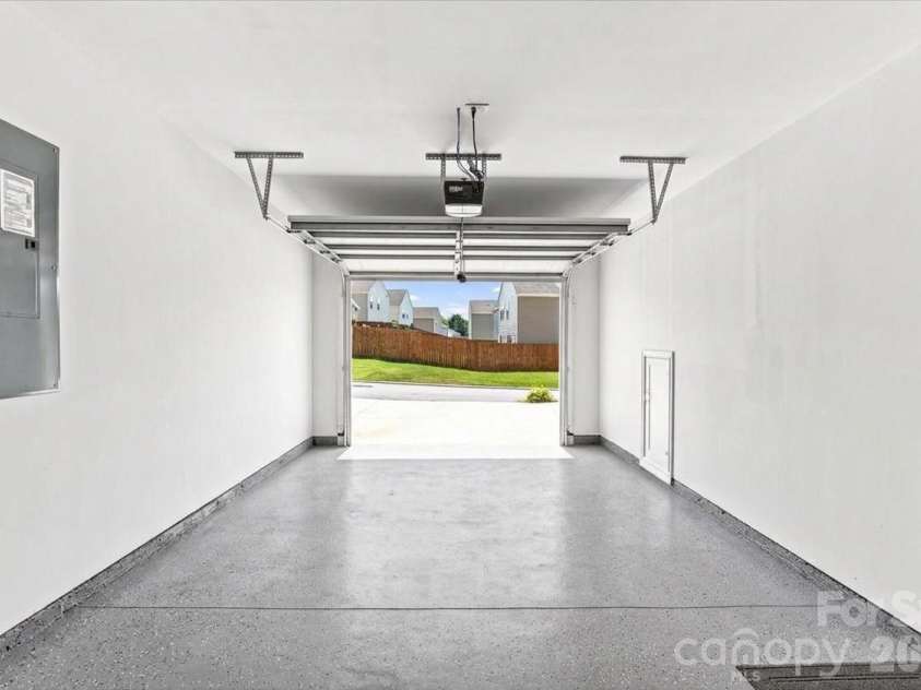 333 Oak Branch Road, Arden, NC 28704.  MLS# CAR4419270, YatesRealty ID 47529. 