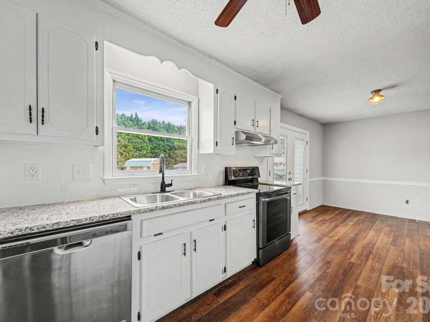 102 Roxie Lane, Belmont, NC 28012.  MLS# CAR4349587, YatesRealty ID 4753. 